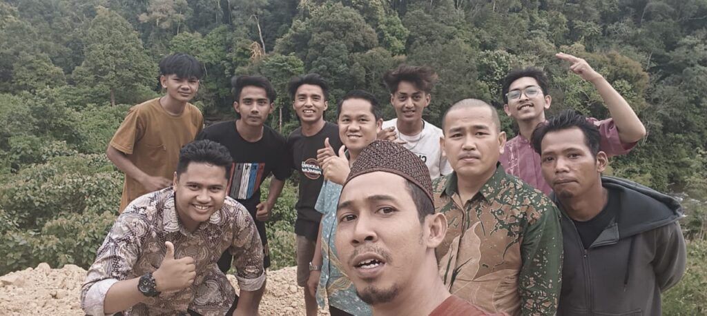 Tim Stai Napak Tilas Perjalanan Tim STAI Al-Kifayah Riau ke Kampung Halaman ...